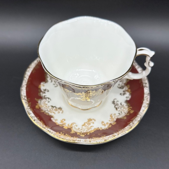 Royal Albert 1998 Regina Series Ruby Tea Cup Saucer England Bone China - Picture 2 of 5